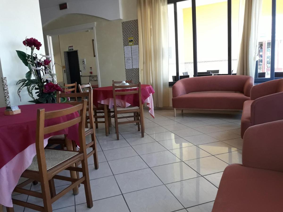 Hotel Villa Aurora Bellaria-Igea Marina Ngoại thất bức ảnh