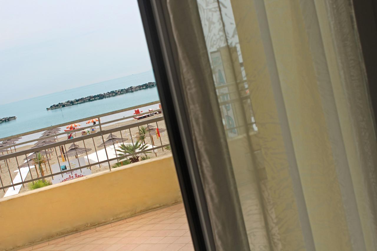 Hotel Villa Aurora Bellaria-Igea Marina Ngoại thất bức ảnh